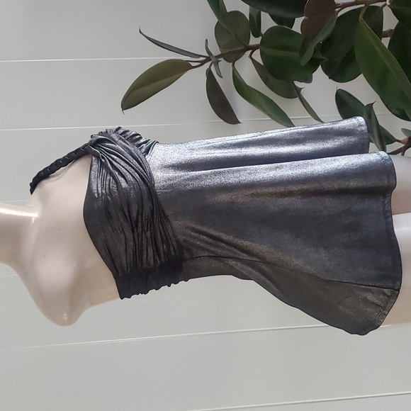 BCBGENERATION Shimmery Flowy Top. Size XS Black - Picture 5 of 10